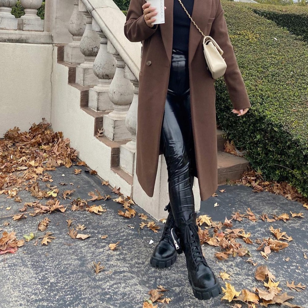 NWT Boohoo high waist stretch vinyl leggings 🖤